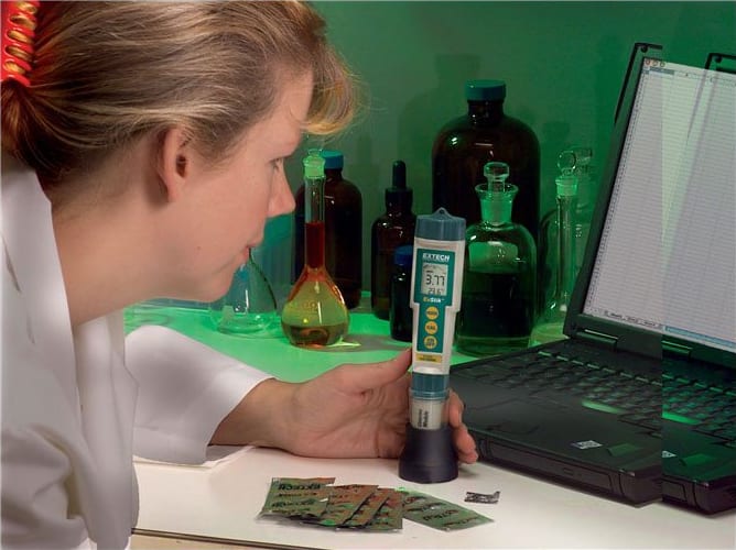Extech CL200 Chlorine Tester - Resolution (Chlorine Testers): 0.01ppm, 0.1°F/°C, Measure Temperature: Yes, Measure pH: Yes