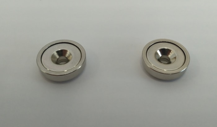 Comet SP102 - Holder for Mounting the COMET Transmitter on Magnetic Surfaces