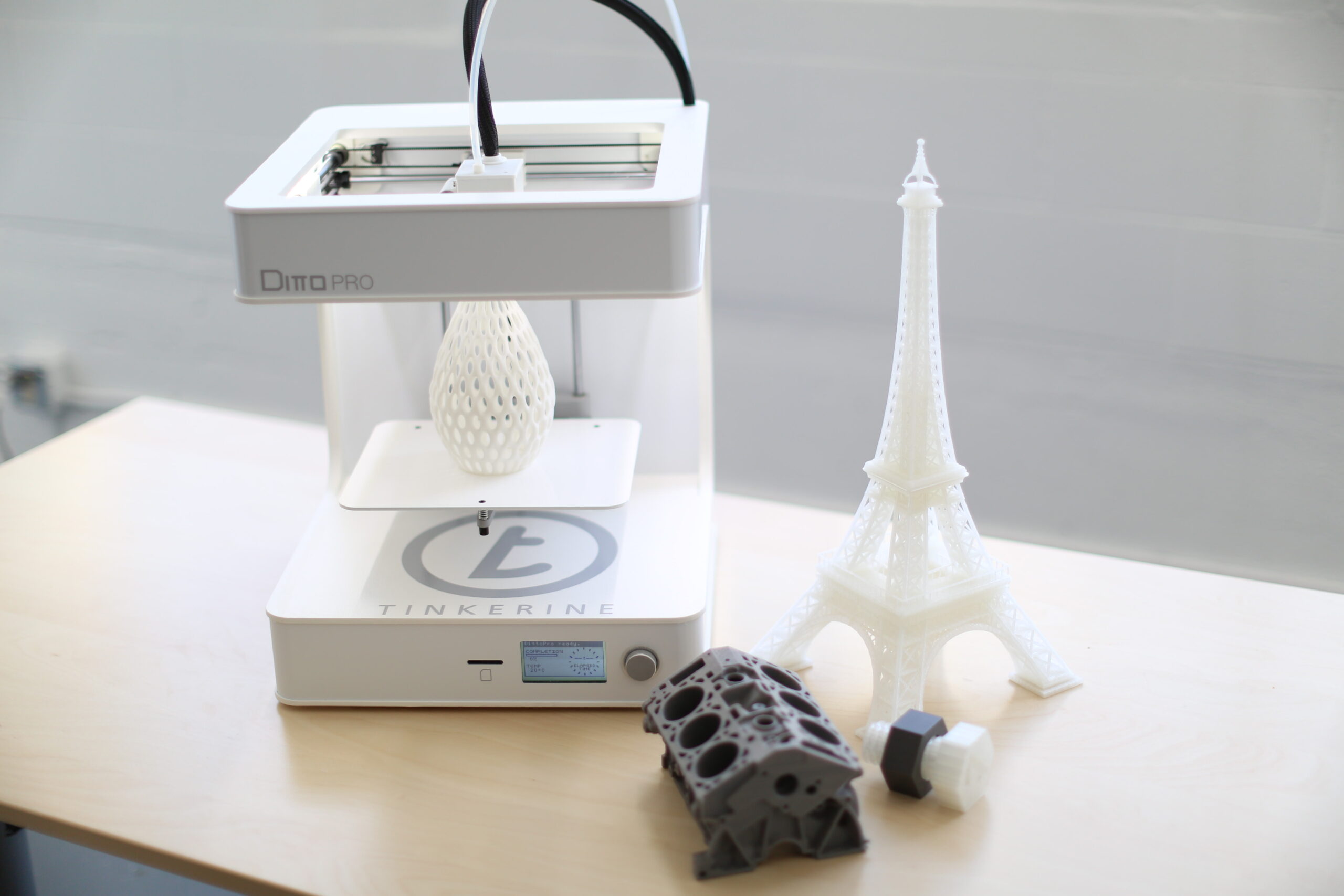 Tinkerine DP-000 3D Printers - Type (3D Printers): Desktop, Type (Printing Material): Filament, Extruders (3D Printers): Single