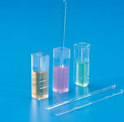 Labnet International K1948 - Semi-Micro UV Range Cuvette PMMA 1.5 ml - 500/pk