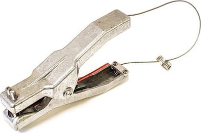 Mueller Electric BU-133 - Cast Aluminum Static Grounding Clip, Kelvinized