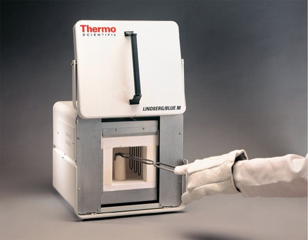 Thermo Scientific LBM Box Furnace 25.5L, Lindberg/Blue M 1700 deg C Box Furnaces, Integral Control