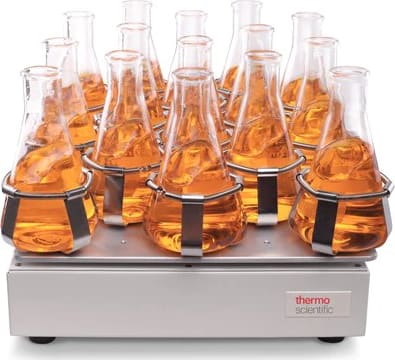 Thermo Scientific CO2 Shaker 19mm Bundle - CO2 Resistant Shaker, 19mm Orbit Bundle Package, Control Box, Universal Platform, Flask Clamp Starter Kit, 100-120VAC