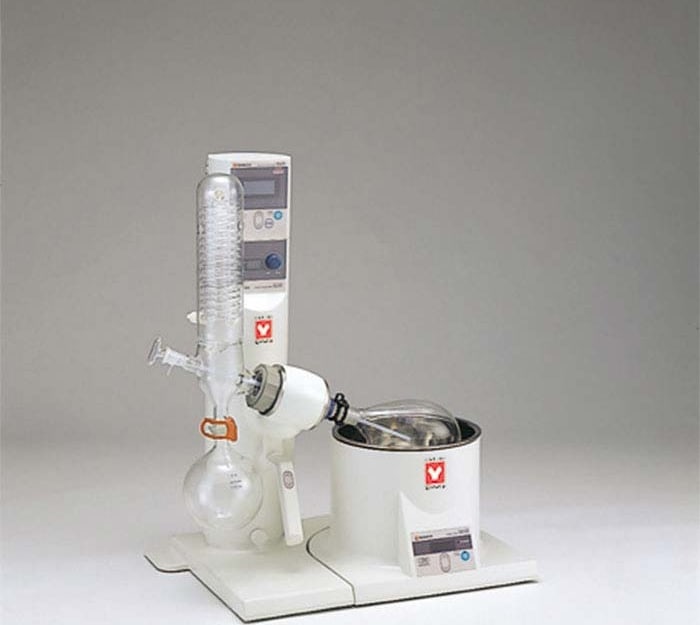 Yamato RE-801 - Rotary Evaporator w/ Vacuum Regulator VR800 Controller, 100-240V 1.5A